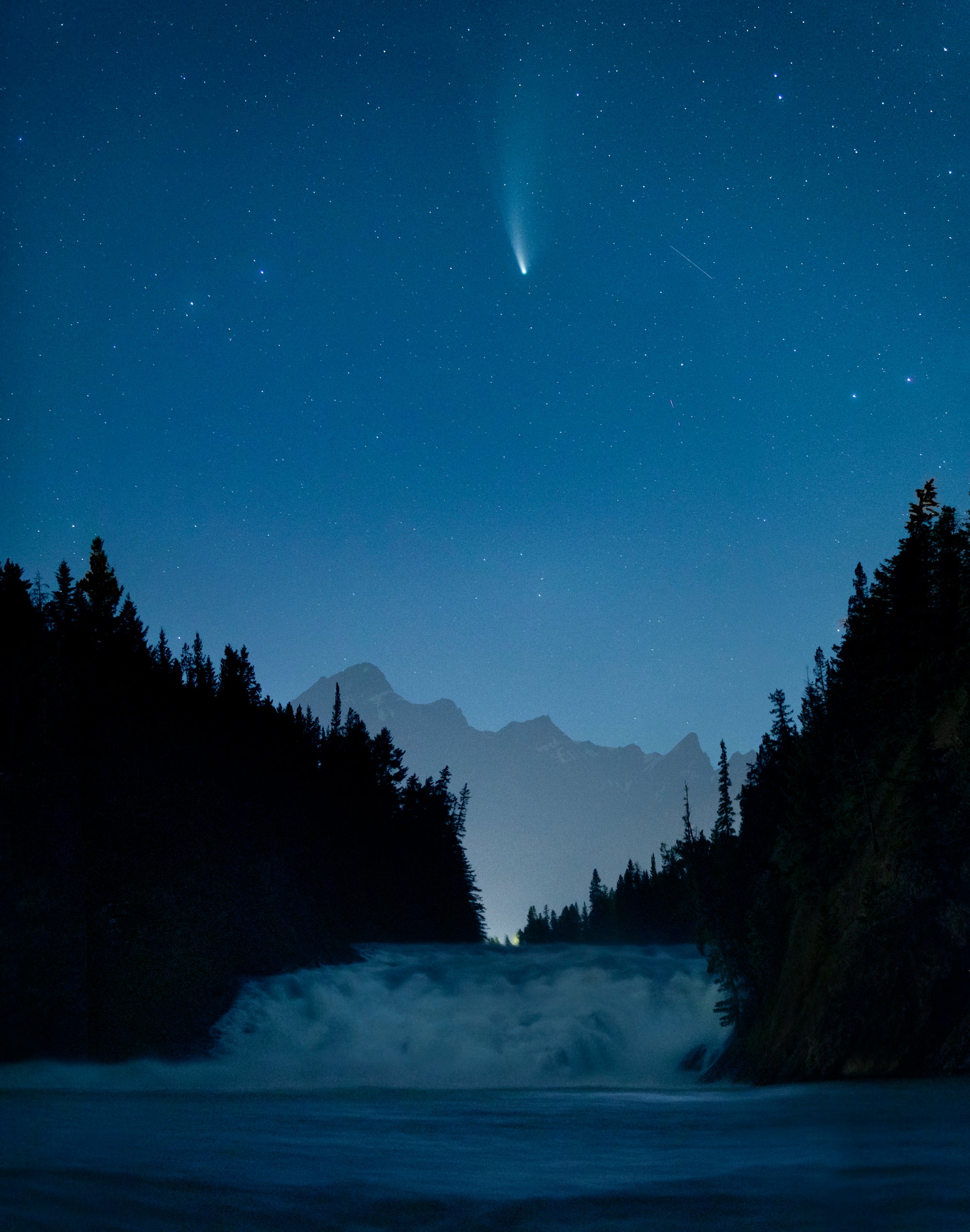 Comet Over the Bow